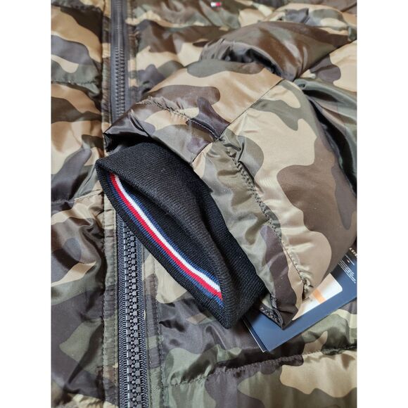Tommy Hilfiger Men’s 2XL Jacket | Camo Hooded Puffer | New With Tags - Picture 8 of 10
